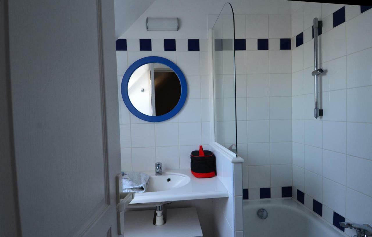 Vacances A L Ocean - T4 Grand Balcon Tout Confort - Wifi Et Parking Gratuits - Mer Plage Piscine A Environ 25 M - Centre Ville, Tous Commerces, Marche, Et Port A 10 Minutes A Pied En Longeant La Mer Guilvinec Exterior foto